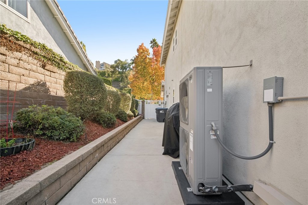 MLS #OC25268065 image #37