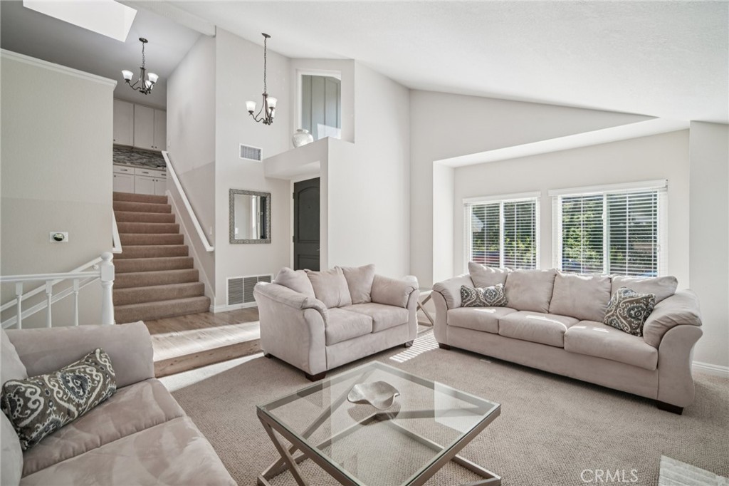 MLS #OC25268065 image #5