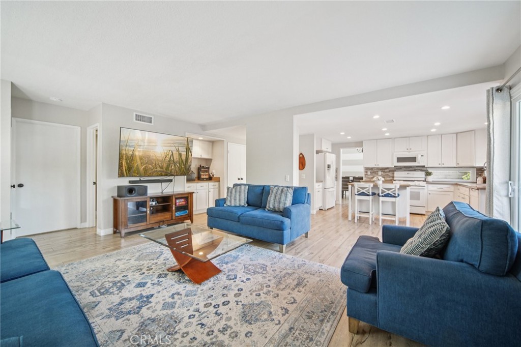 MLS #OC25268065 image #7