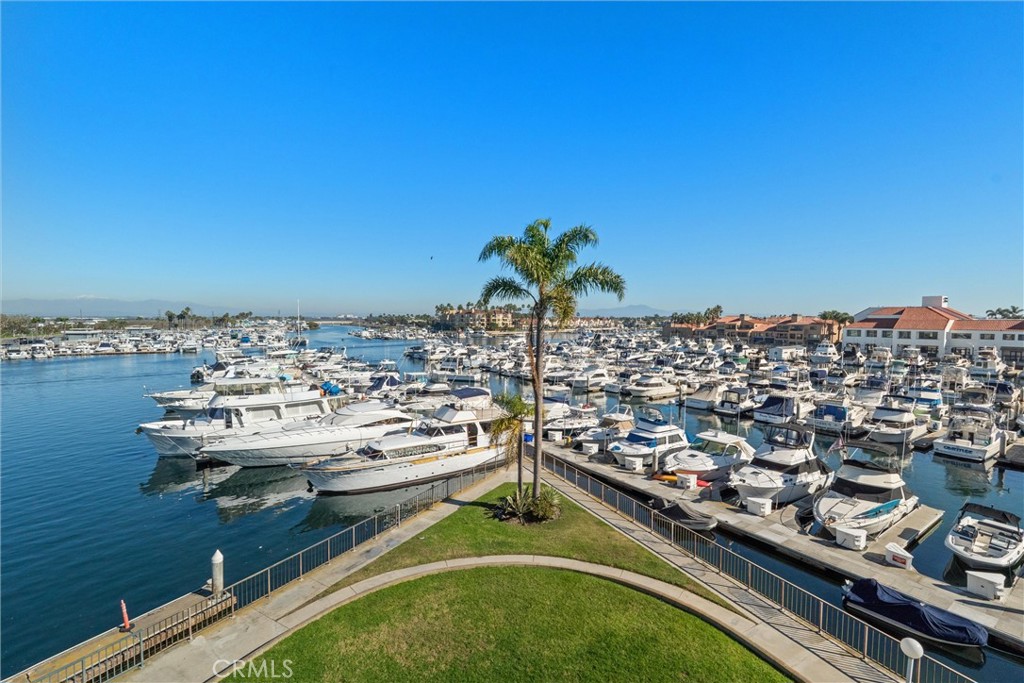 MLS #OC25268113 image #0