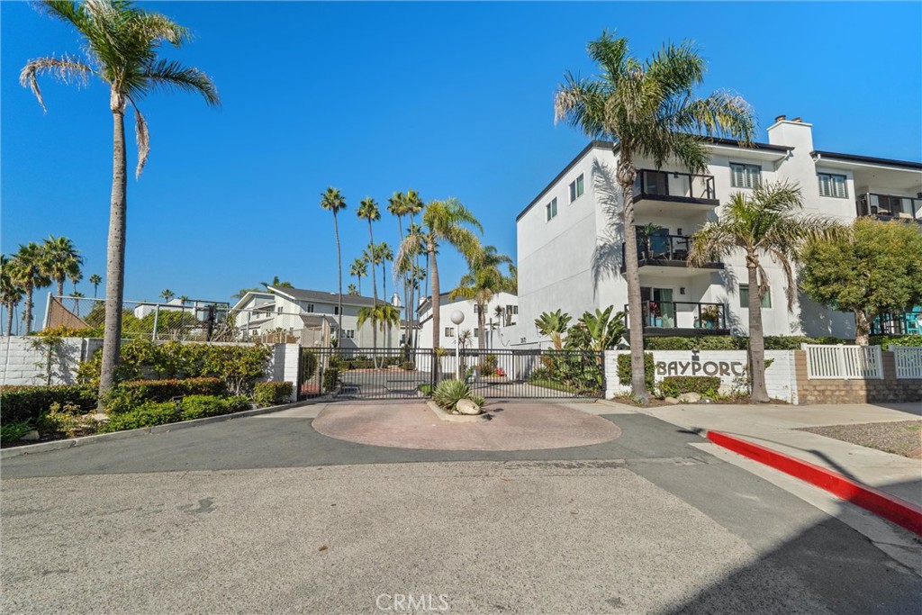 MLS #OC25268113 image #4