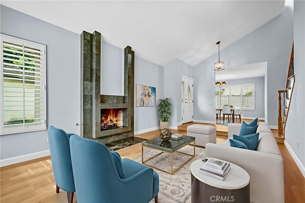 MLS #OC25268187 image #1