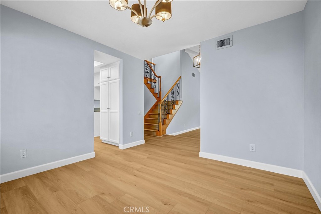 MLS #OC25268187 image #4