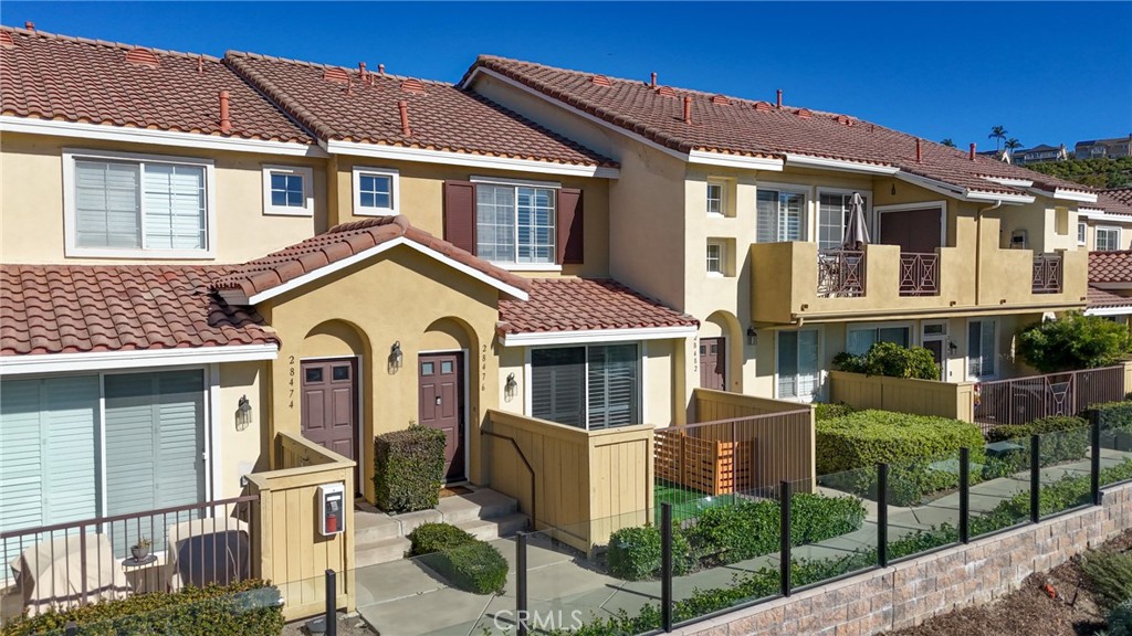 MLS #OC25268190 image #0