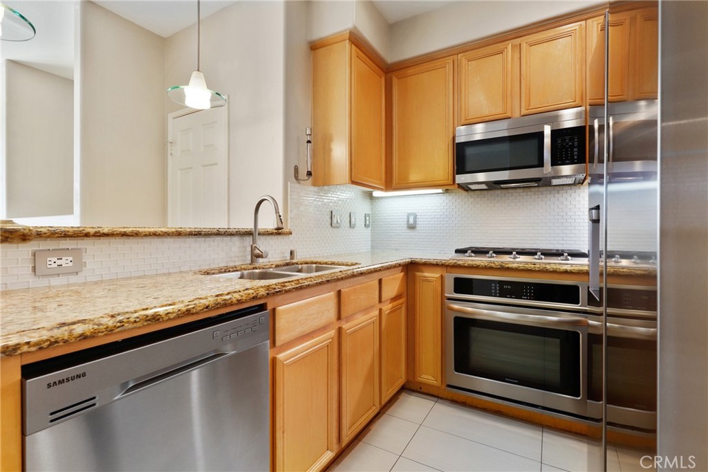 MLS #OC25268190 image #11