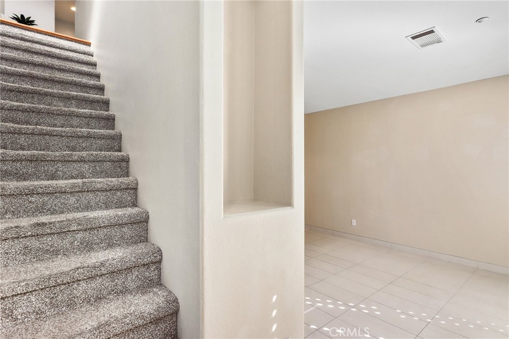 MLS #OC25268190 image #16