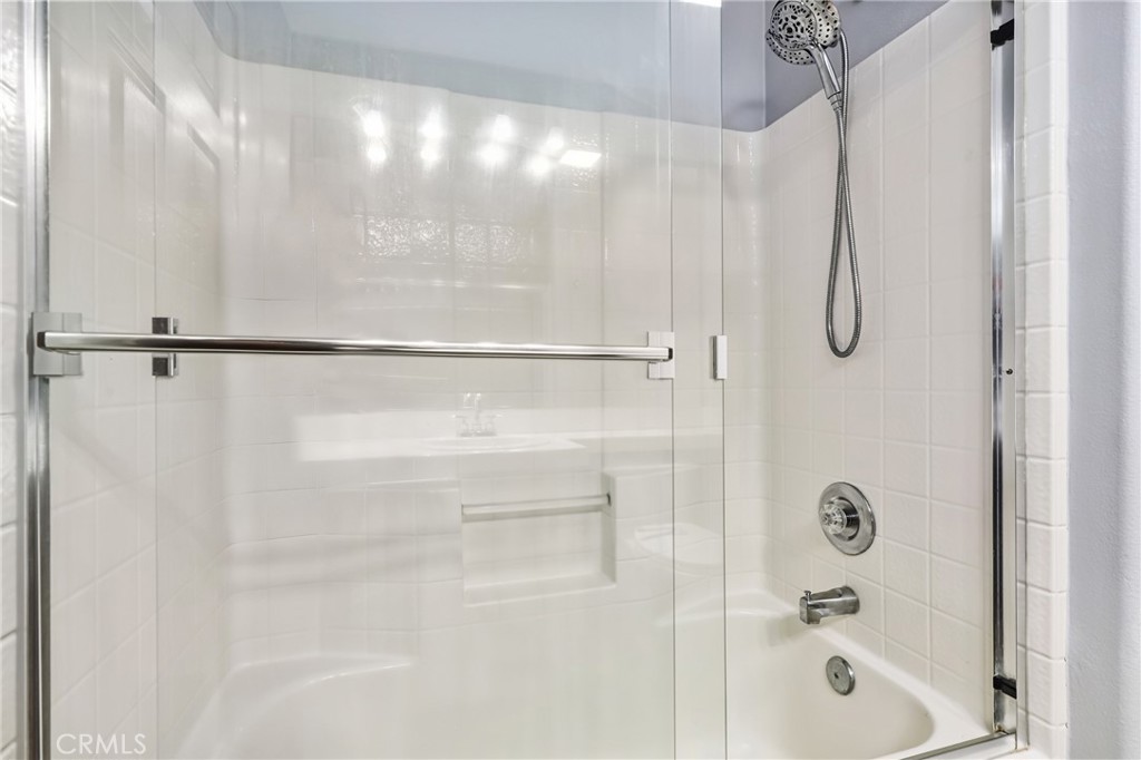 MLS #OC25268190 image #30