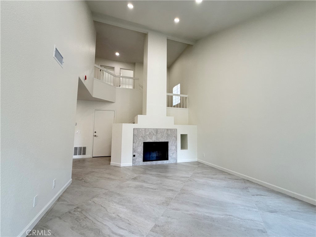 MLS #OC25268202 image #5