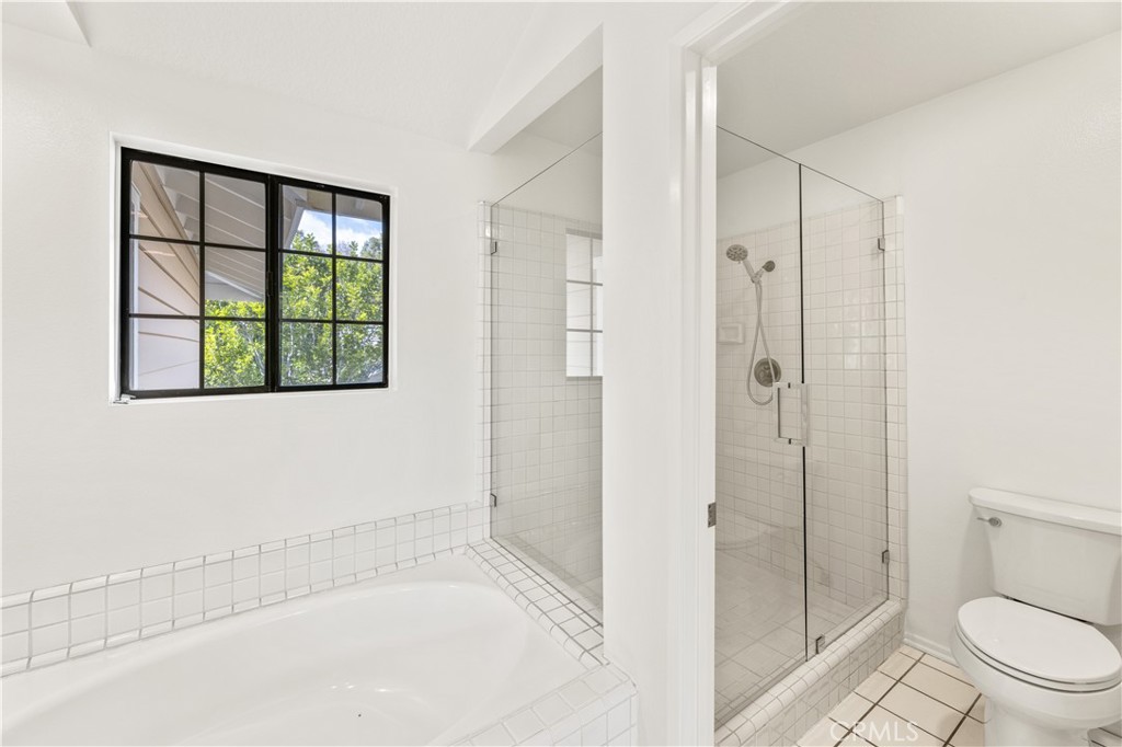 MLS #OC25268205 image #33