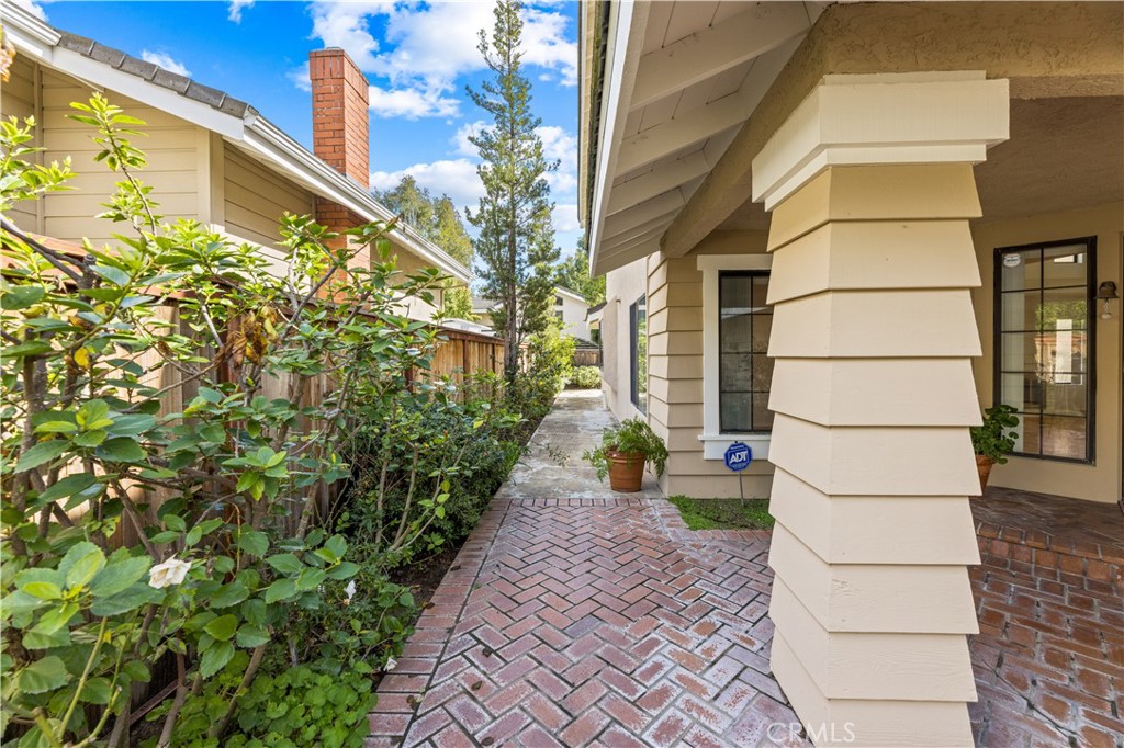 MLS #OC25268205 image #6