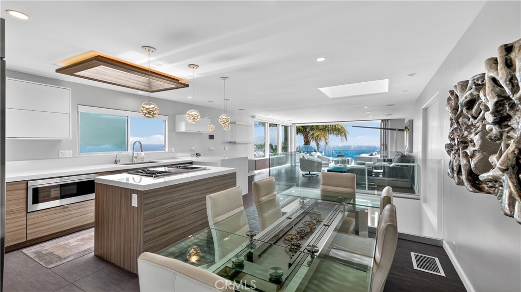 MLS #OC25268221 image #10