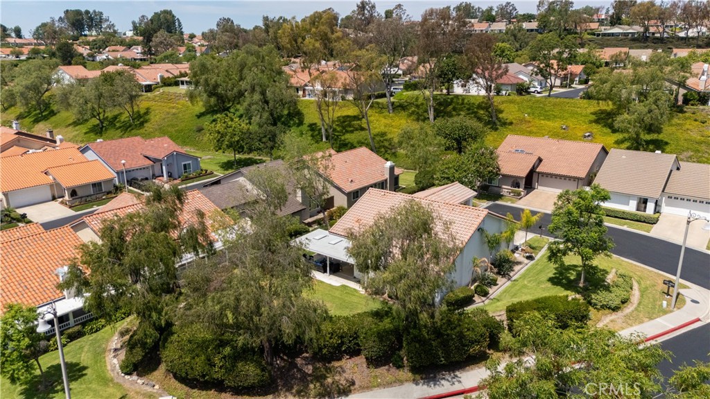 MLS #OC25268230 image #35