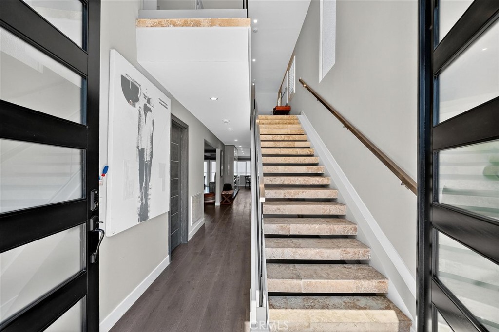 MLS #OC25268231 image #2