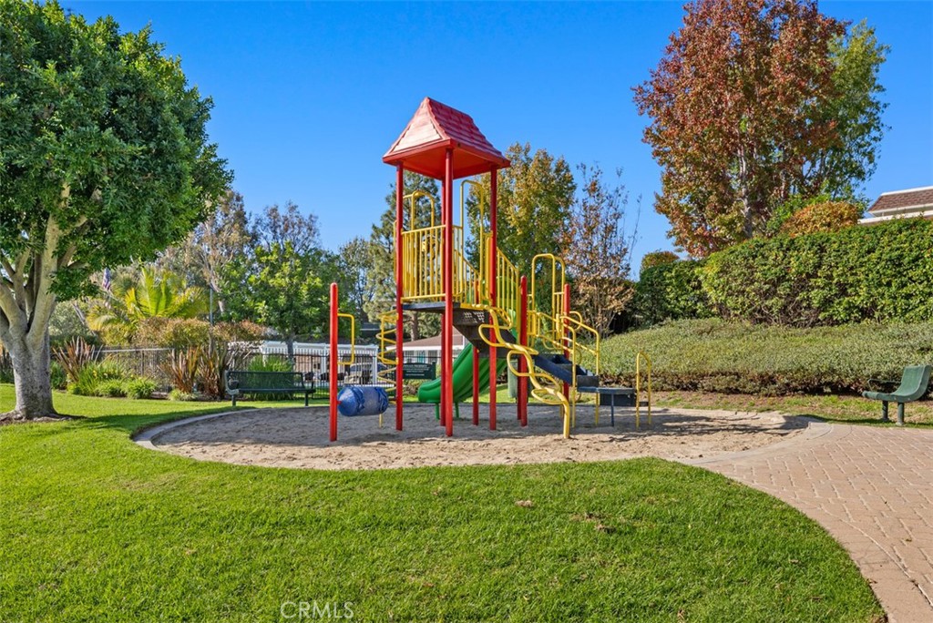 MLS #OC25268237 image #23