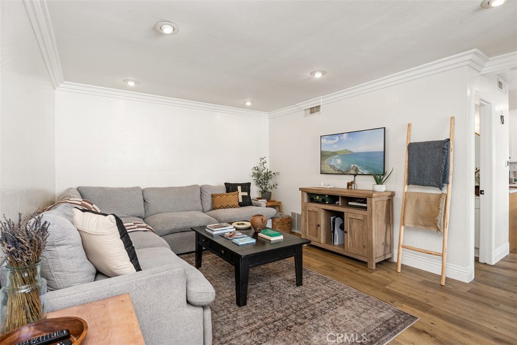 MLS #OC25268237 image #4