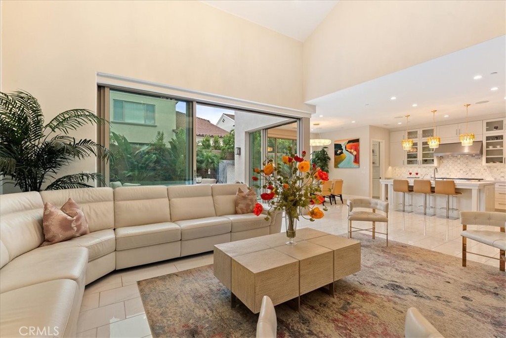 MLS #OC25268243 image #10