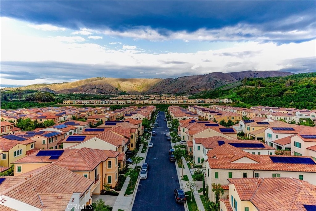 MLS #OC25268243 image #32