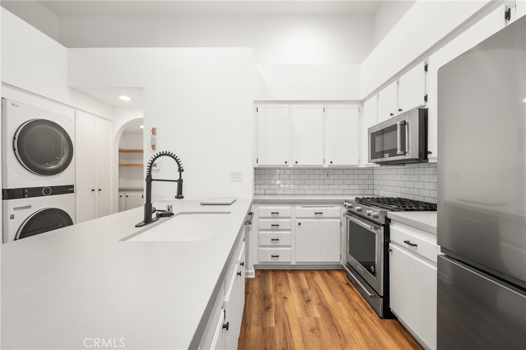 MLS #OC25268304 image #22