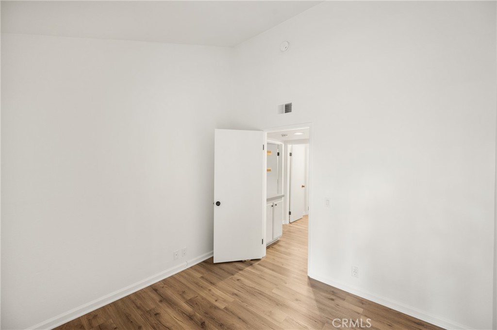 MLS #OC25268304 image #33