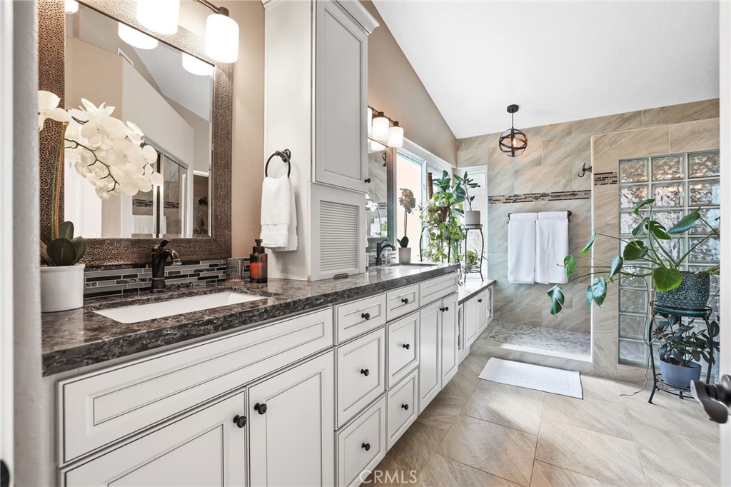 MLS #OC25268367 image #32