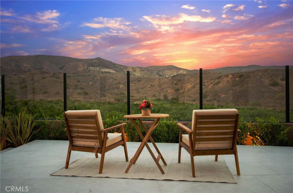 MLS #OC25268368 image #1