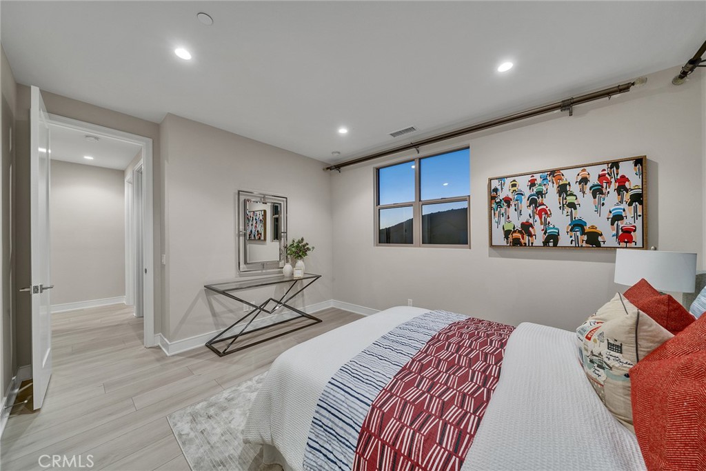 MLS #OC25268368 image #27