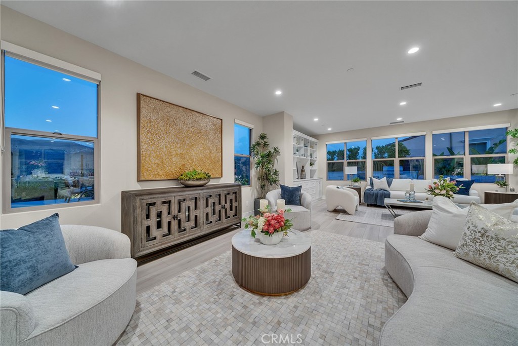 MLS #OC25268368 image #8