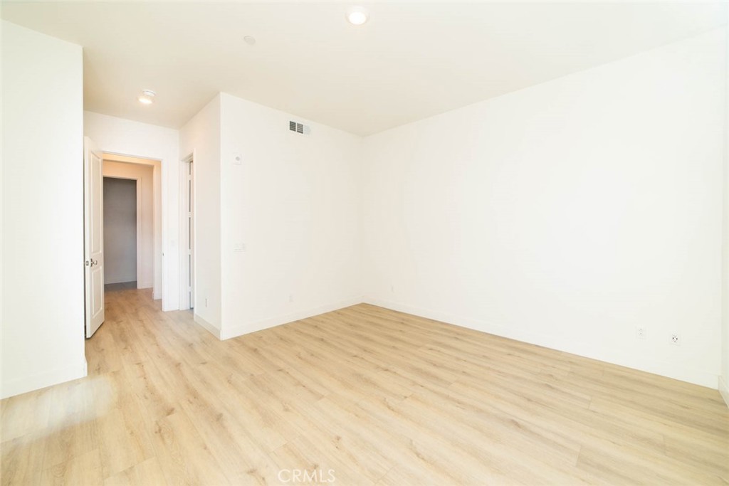 MLS #OC25268387 image #7