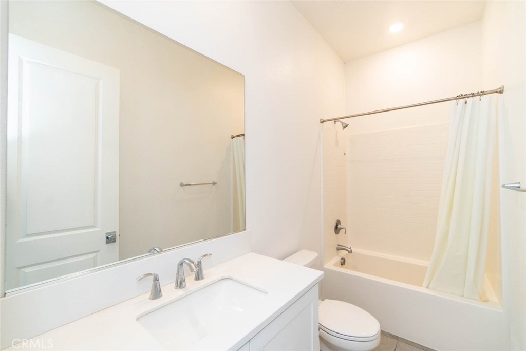 MLS #OC25268387 image #9