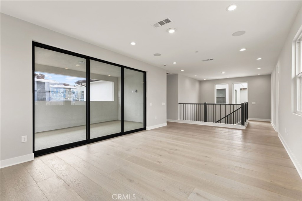 MLS #OC25268401 image #11