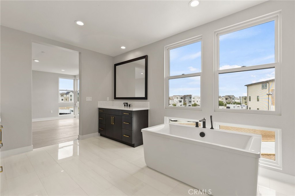 MLS #OC25268401 image #15