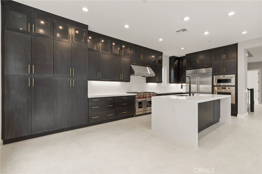 MLS #OC25268401 image #4