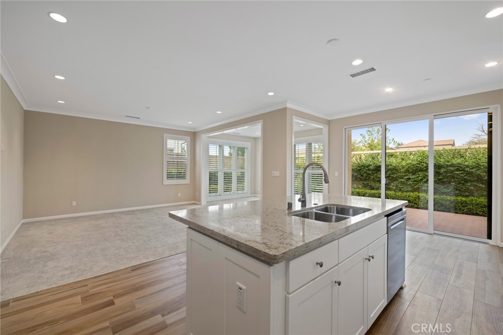 MLS #OC25268470 image #1