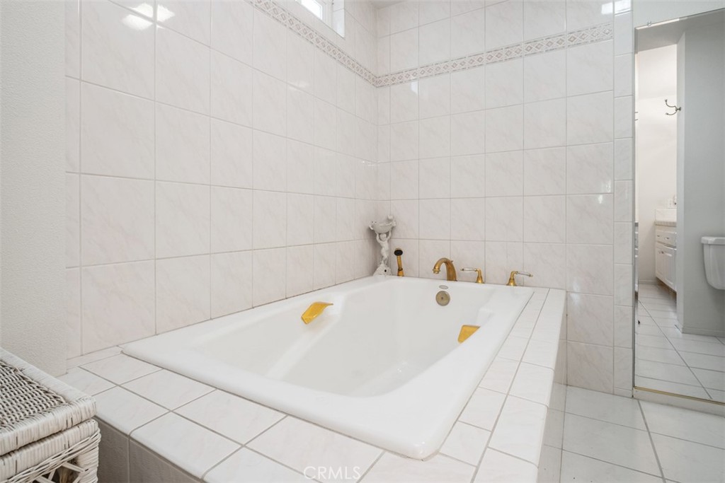 MLS #OC25268510 image #10