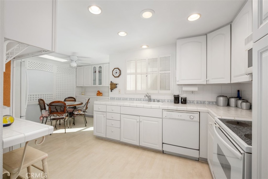 MLS #OC25268510 image #6