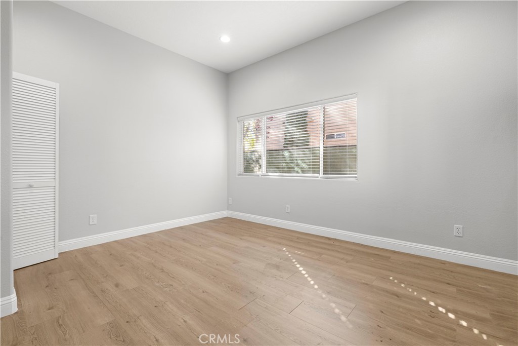 MLS #OC25268532 image #19