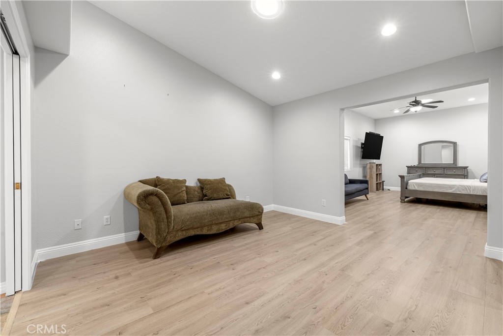 MLS #OC25268532 image #24