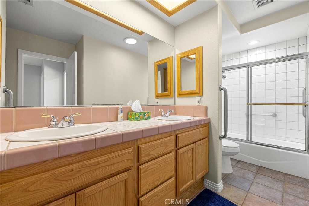 MLS #OC25268532 image #33