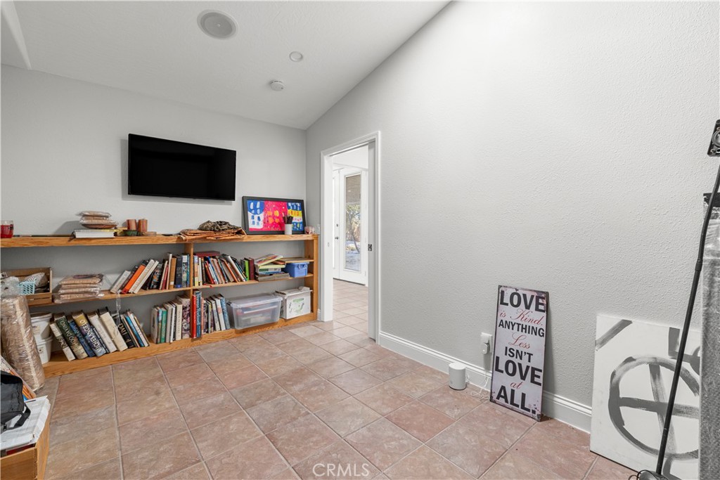 MLS #OC25268532 image #38