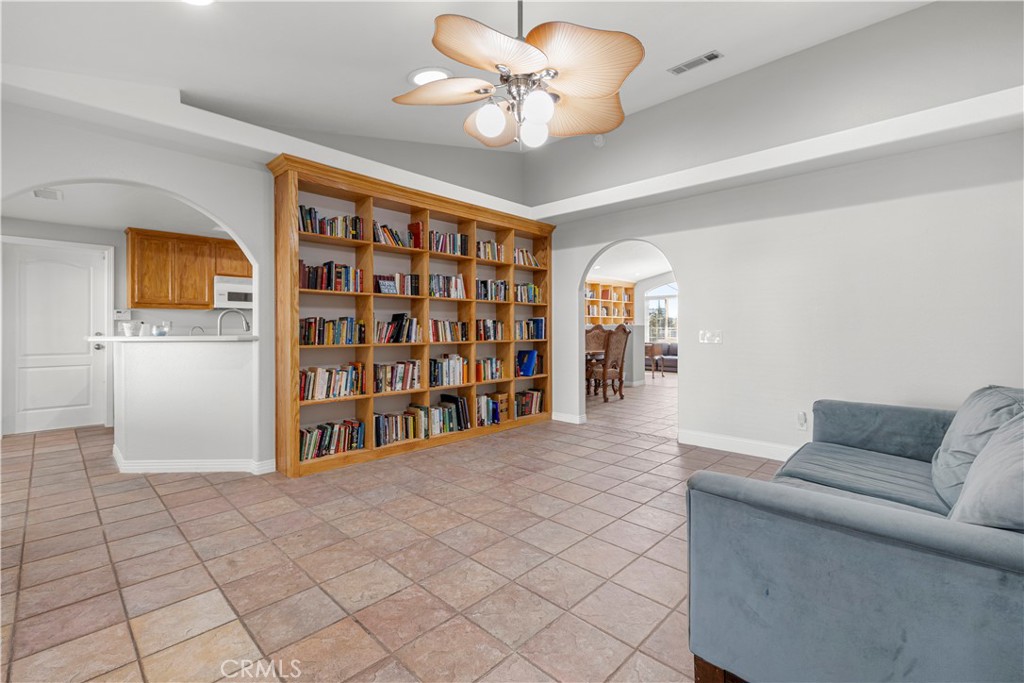 MLS #OC25268532 image #41