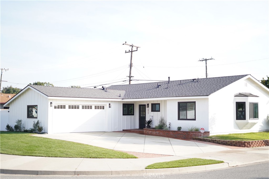 MLS #OC25268537 image #0