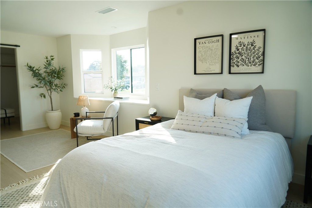 MLS #OC25268537 image #16