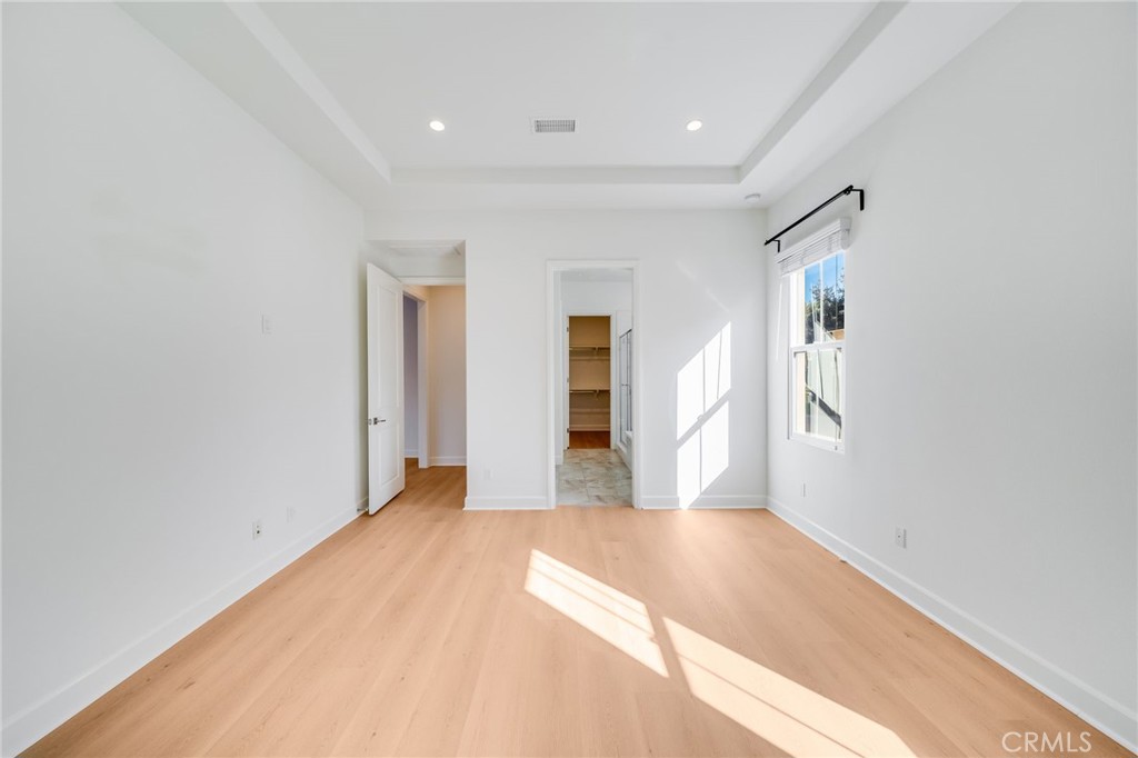 MLS #OC25268546 image #14