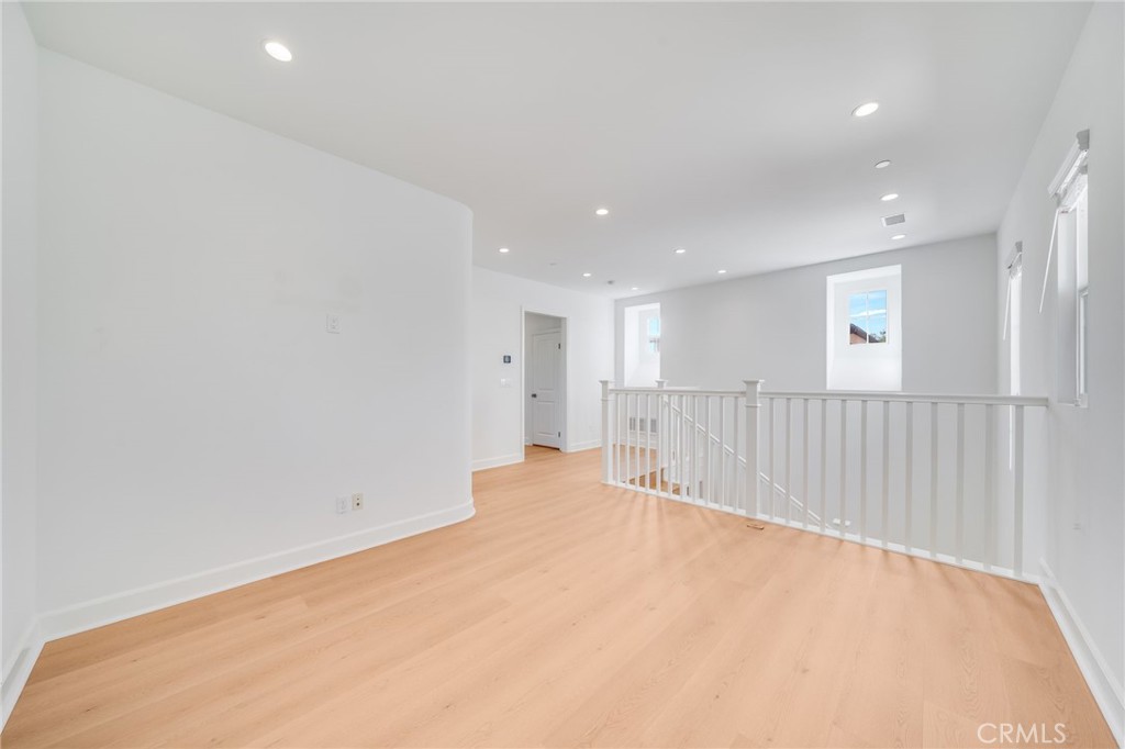 MLS #OC25268546 image #18