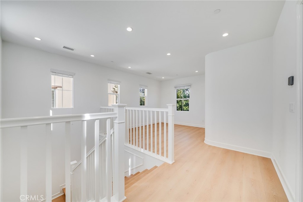 MLS #OC25268546 image #19