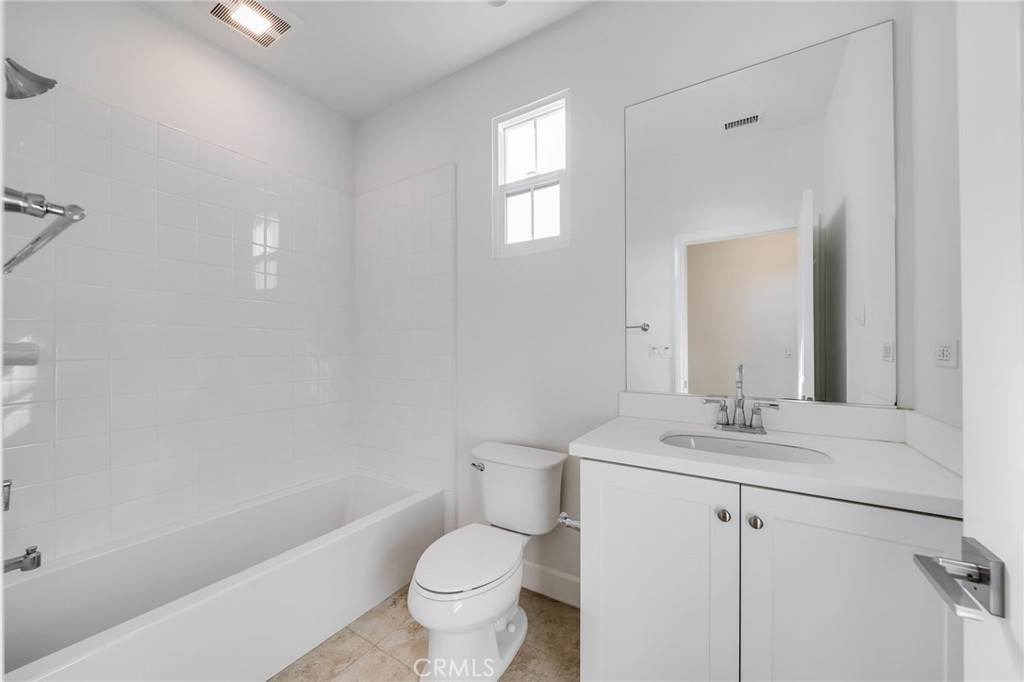 MLS #OC25268546 image #22