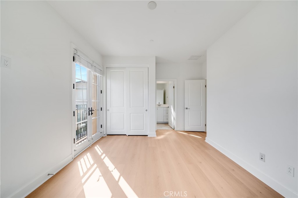 MLS #OC25268546 image #24