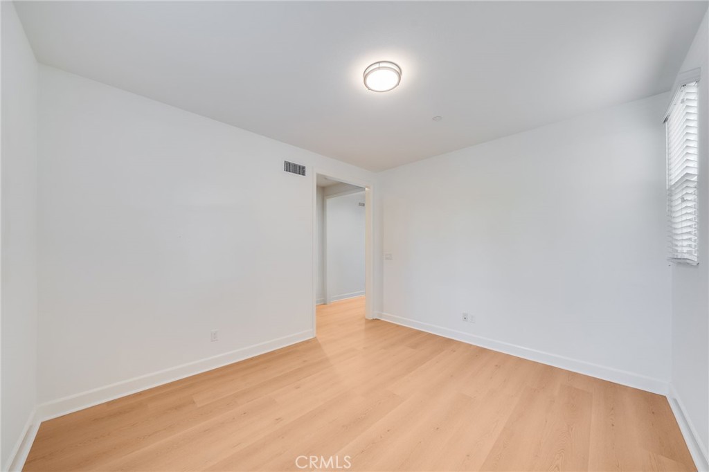 MLS #OC25268546 image #7