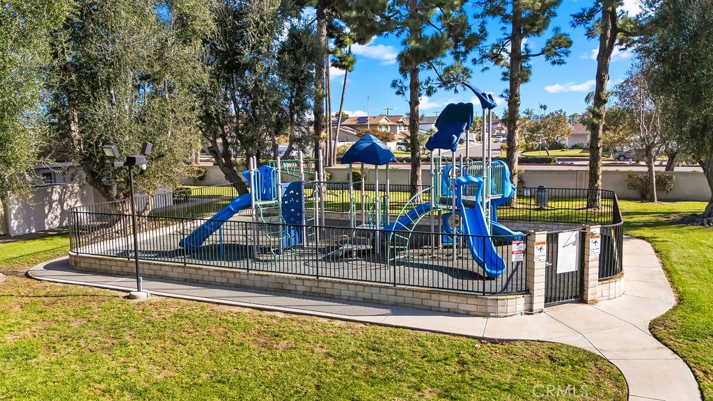 MLS #OC25268577 image #33