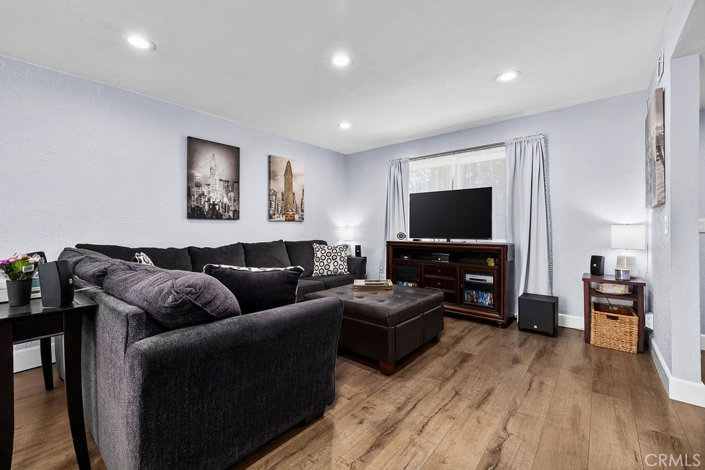 MLS #OC25268577 image #5